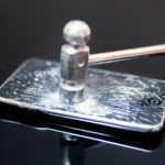 スマホが動かない！フリーズして電源が切れない時の対処法