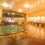 防水スマホでも防水ケースは必要!スマホをお風呂で使う時の注意点