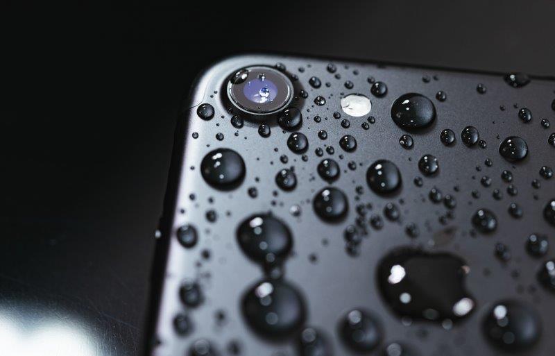 スマホが異様に熱い 故障の原因になる前にやっておきたい冷却法 スマホの使い方を考える研究所 ソラトラボ スマホが異様に熱い 故障の原因になる前にやっておきたい冷却法 スマホの使い方を考える研究所 ソラトラボ